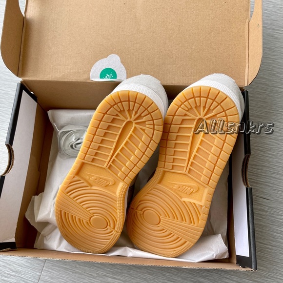 Air Jordan 1 Mid Coconut Milk GS - Picture 7 of 7